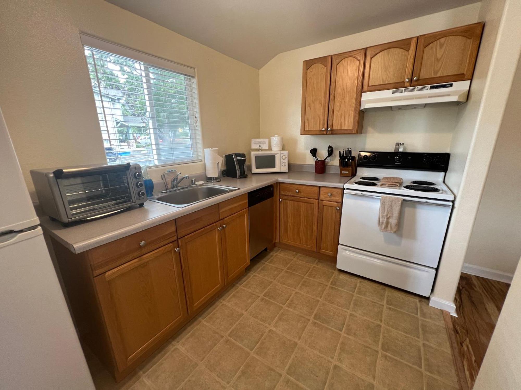Clear Lake Cottages & Marina Clearlake Room photo